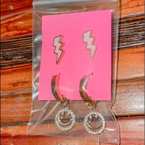 Earring Set - Picture 1 of 2